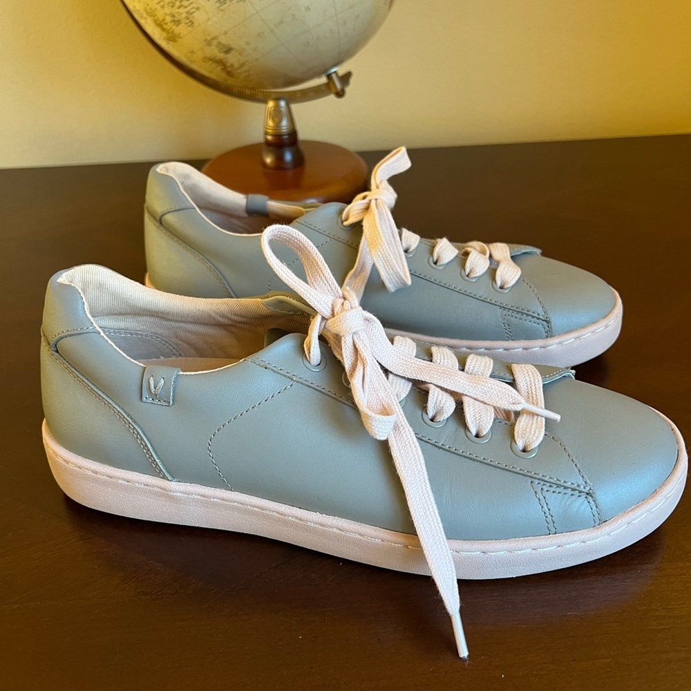Vionic Pro Mahoney Mable Gray Pink Sole Sneakers Sz 9